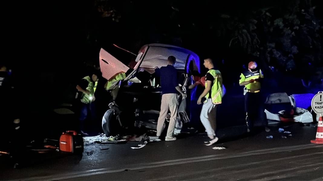 Karayolu savaş alanına döndü! 4 ölü, 11 yaralı 7